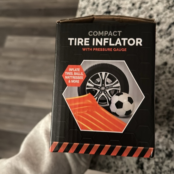 Compact Tire Inflator - Picture 2 of 4